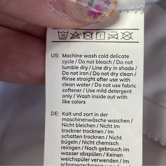 CUPSHE Women's Knotted Color Block One Piece Swimsuit Small White Peach Navy NWT - Picture 16 of 16